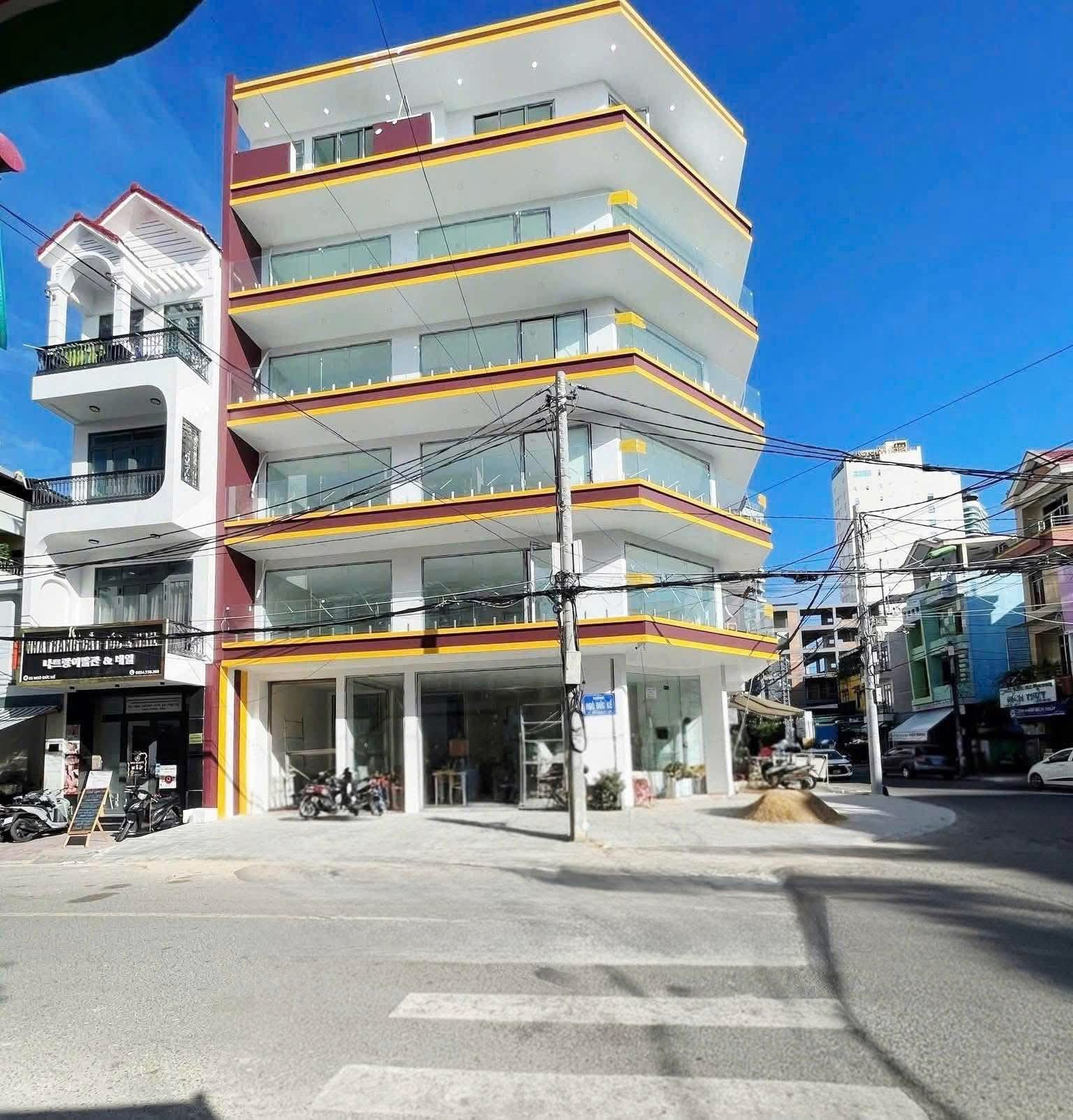  T&Ograve;A NH&Agrave; L&Ocirc; G&Oacute;C 2 MẶT TIỀN &ndash; PHỐ H&Agrave;N T&Acirc;N LẬP 