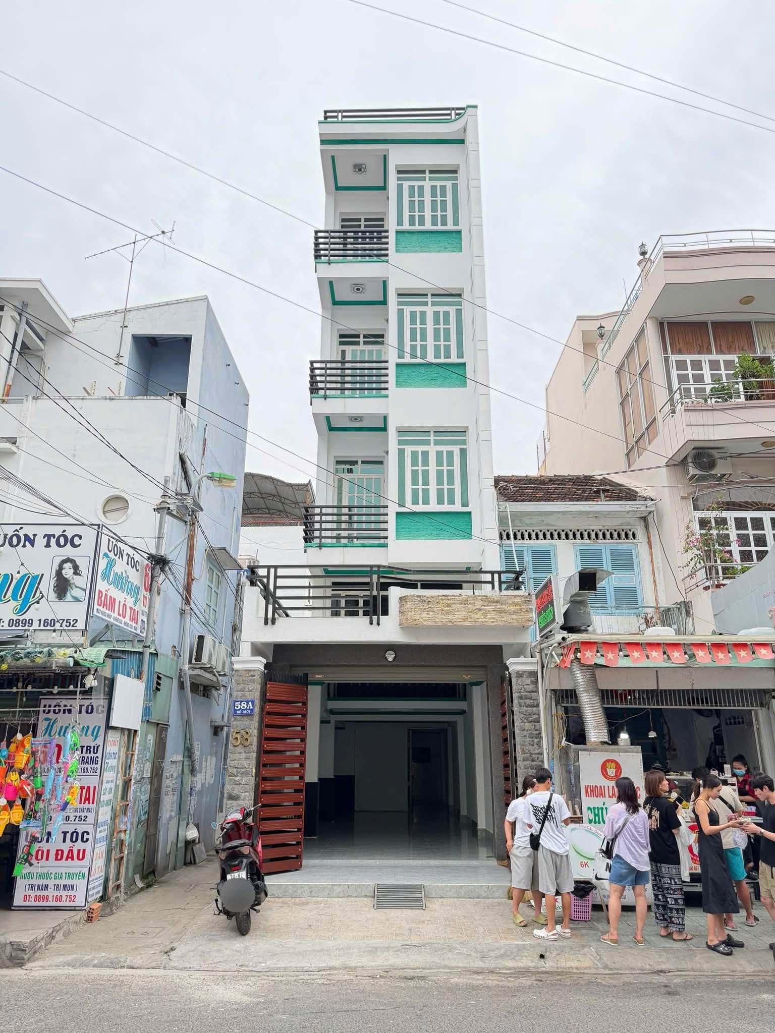 CHO THU&Ecirc; NH&Agrave; 5 TẦNG G&Oacute;C 2 MẶT TIỀN V&Otilde; TRỨ NHA TRANG &ndash; NGAY KHU PHỐ H&Agrave;N SẦM UẤT &ndash; KẾT CẤU 7 PH&Ograve;NG NGỦ 8 TOILET GI&Aacute; 45 TRIỆU