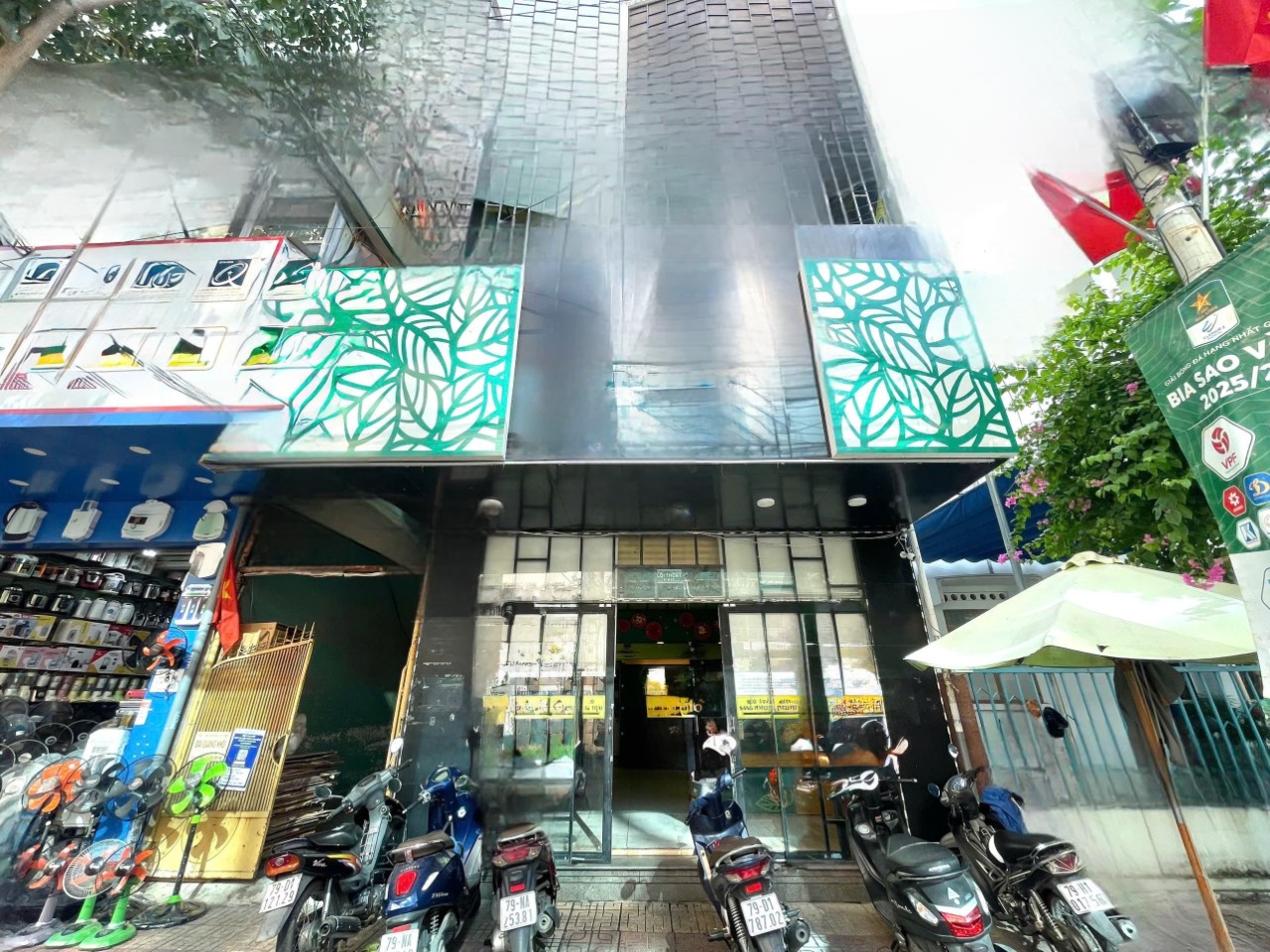 [T&Acirc;M ĐIỂM GIAO THƯƠNG] NH&Agrave; 3 TẦNG MẶT TIỀN VẠN THẠNH &ndash; THIẾT KẾ TH&Ocirc;NG SUỐT &ndash; GI&Aacute; 50TRIỆU TH&Aacute;NG