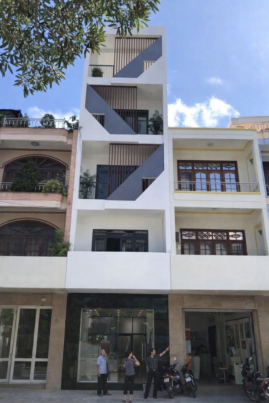 [GI&Aacute; SI&Ecirc;U TỐT] NH&Agrave; 5 TẦNG MẶT TIỀN VẠN THẠNH &ndash; 325M&sup2; S&Agrave;N &ndash; THIẾT KẾ TH&Ocirc;NG SUỐT &ndash; 39 TRIỆU TH&Aacute;NG