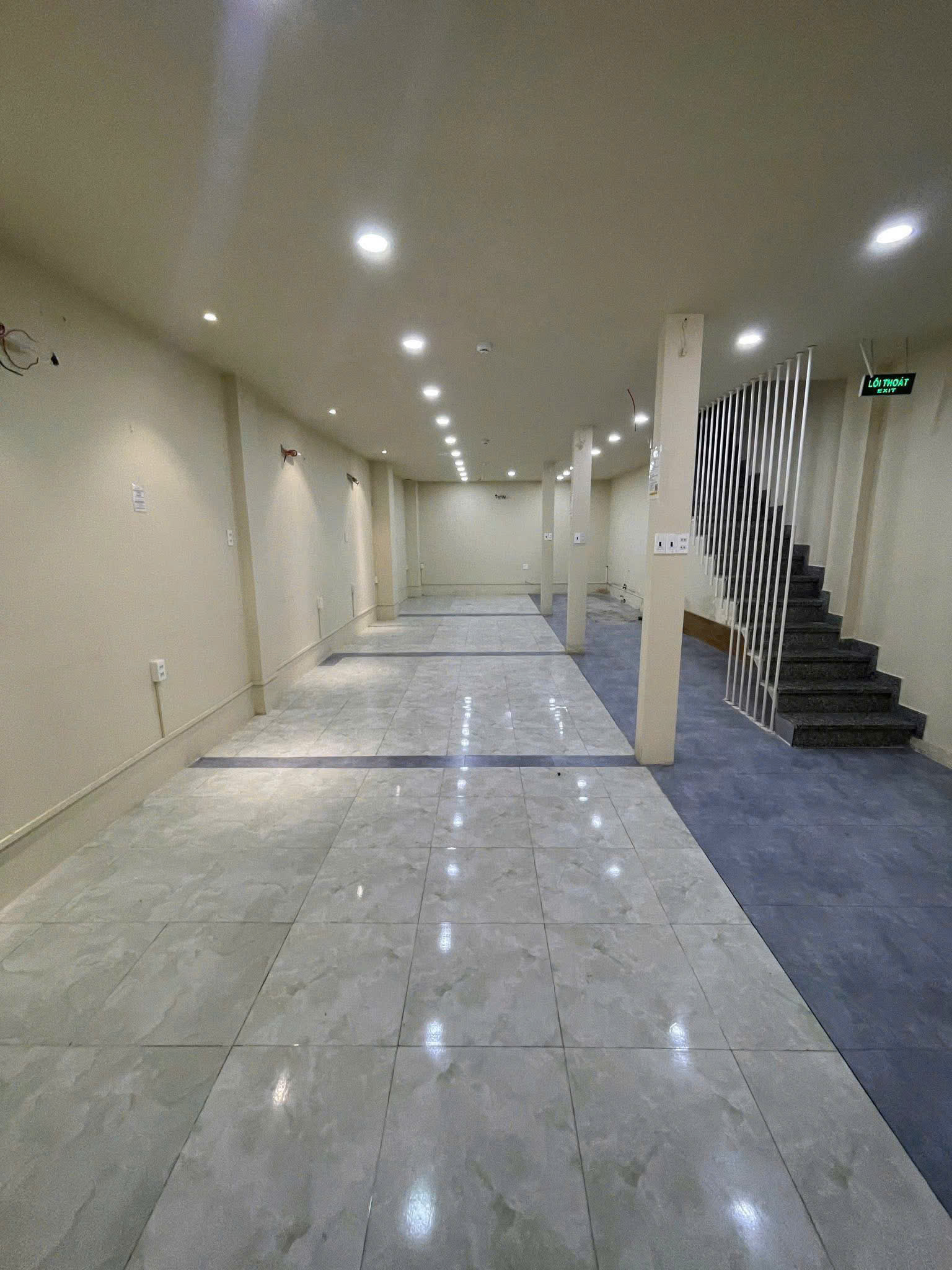 [SI&Ecirc;U VỊ TR&Iacute; PHỐ H&Agrave;N] NH&Agrave; 3 TẦNG MẶT TIỀN BẠCH ĐẰNG &ndash; 450M&sup2; SỬ DỤNG &ndash; C&Oacute; THANG M&Aacute;Y & PCCC CHUẨN