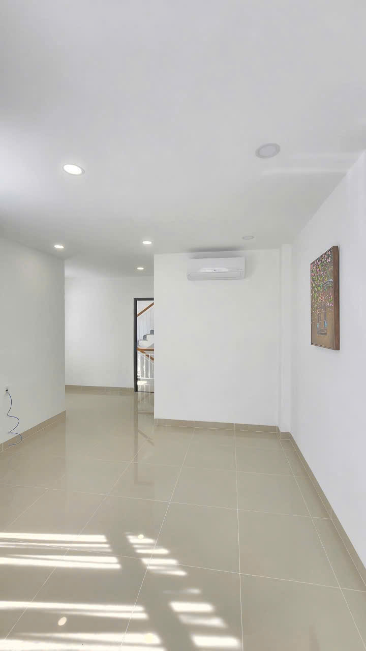 SI&Ecirc;U PHẨM NH&Agrave; PHỐ CĂN G&Oacute;C 2 MẶT TIỀN &ndash; VỊ TR&Iacute; V&Agrave;NG TRUNG T&Acirc;M NHA TRANG