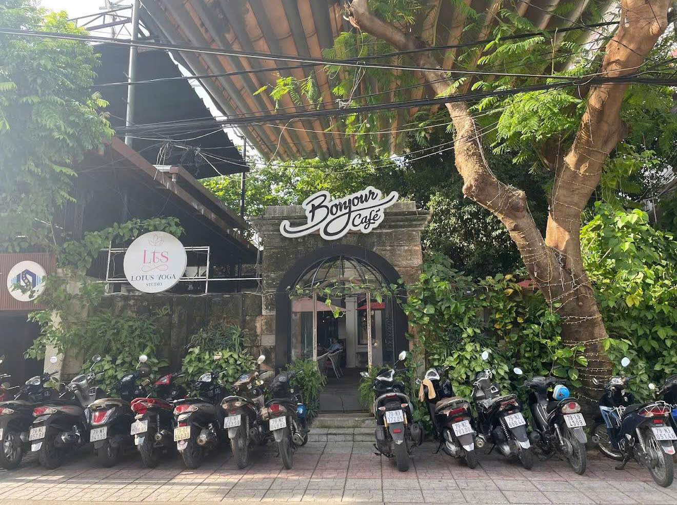 [KINH DOANH NGAY] MẶT BẰNG CAFE SETUP SẴN &ndash; TRUNG T&Acirc;M NHA TRANG &ndash; NGANG 16,4M &ndash; 130TRIỆU TH&Aacute;NG