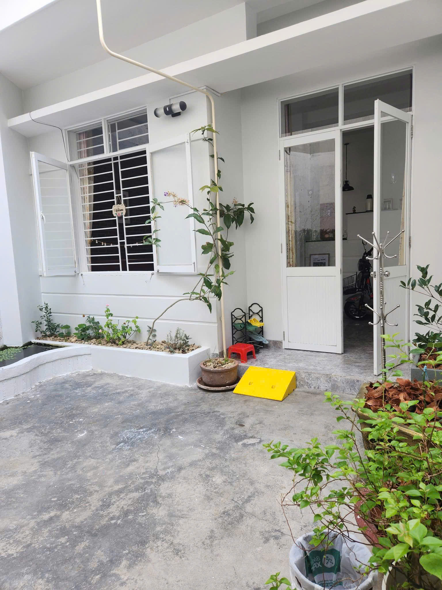 CHO THU&Ecirc; NH&Agrave; NGUY&Ecirc;N CĂN HẺM HO&Agrave;NG DIỆU NHA TRANG &ndash; C&Aacute;CH BIỂN 350M &ndash; NH&Agrave; ĐẸP 2 TẦNG C&Oacute; S&Acirc;N RỘNG V&Agrave; HỆ THỐNG NĂNG LƯỢNG MẶT TRỜI